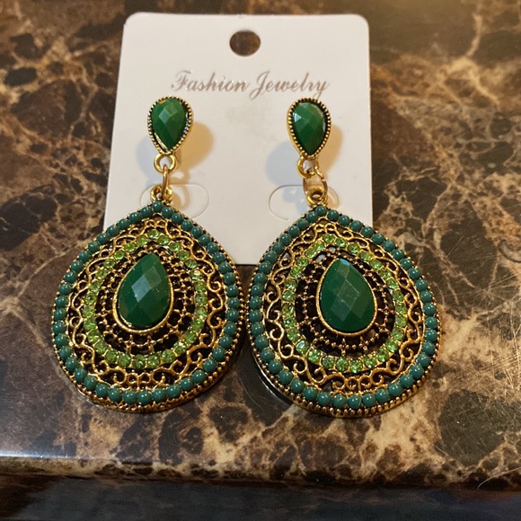 Earring - Picture 2 of 2